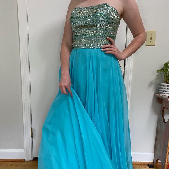 Sherri Hill Prom Dress Size 6 - Picture 4 of 9